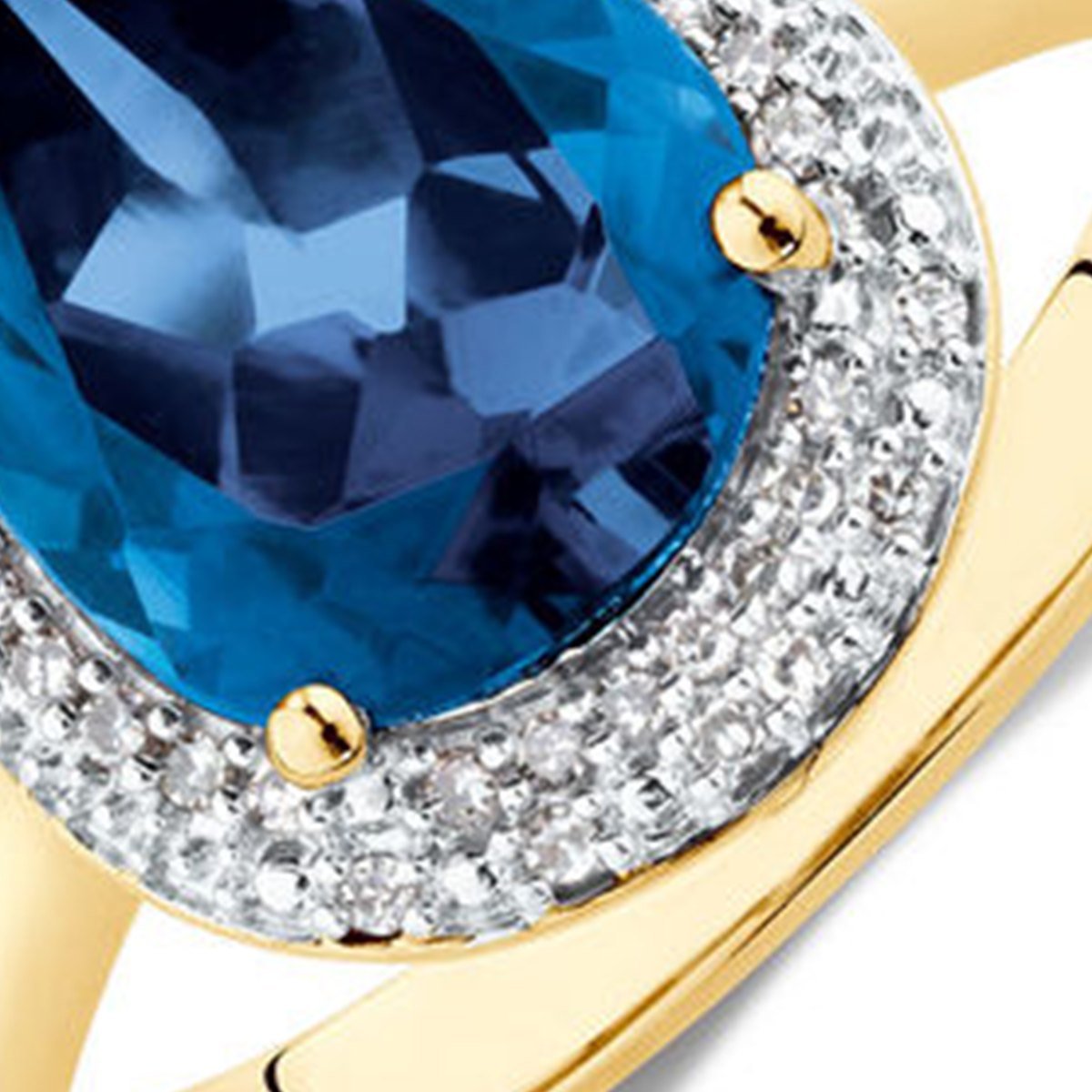 Ceylon Blue Sapphire Ring — detail view