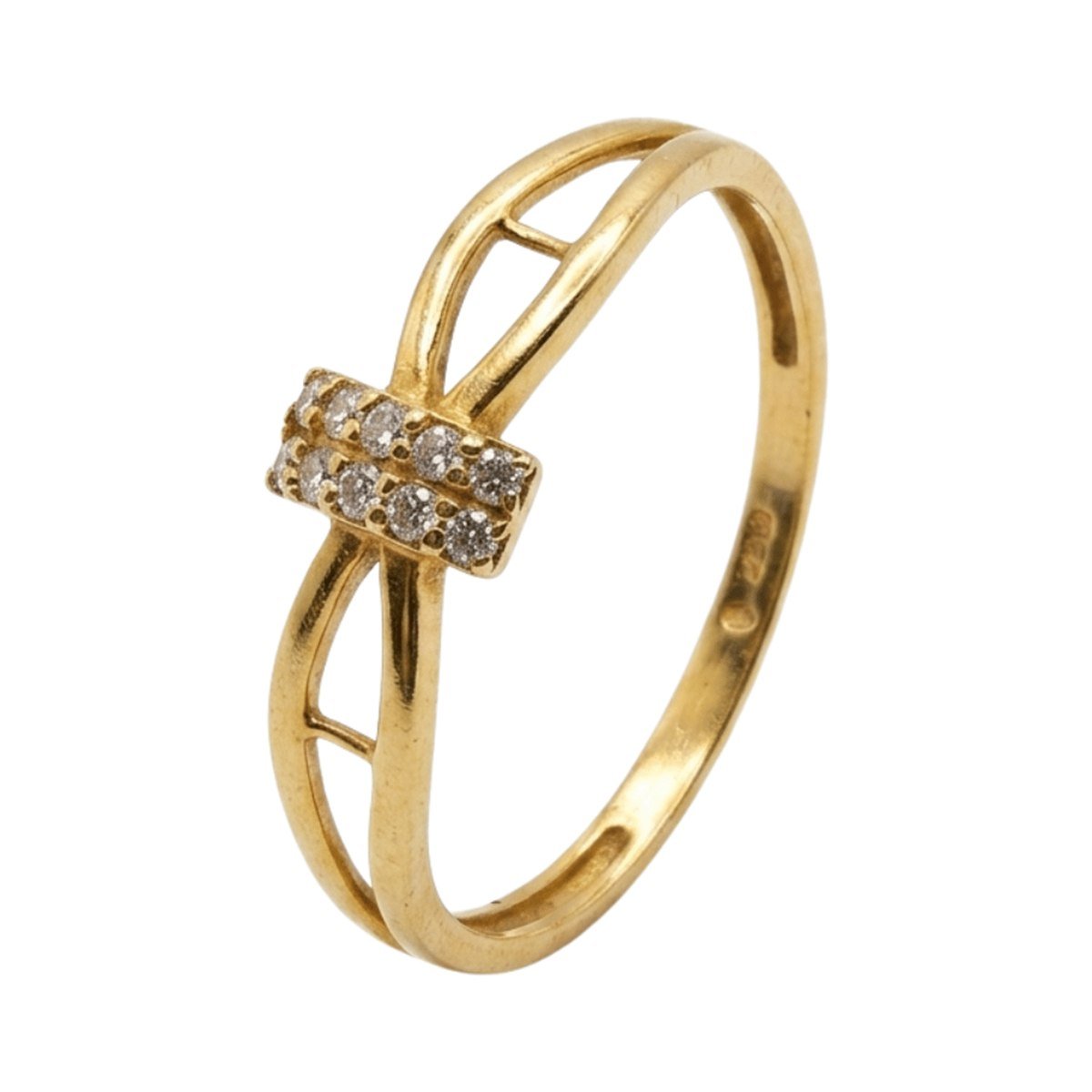 Pavé Crossover Ring — detail view